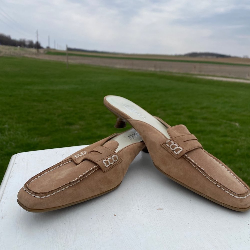 AEROSOLES Tan Heeled Loafers